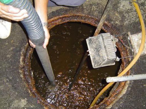 磴口隔油池清理